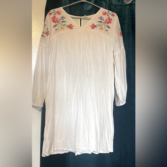Old Navy cream peasant dress. - Picture 1 of 1
